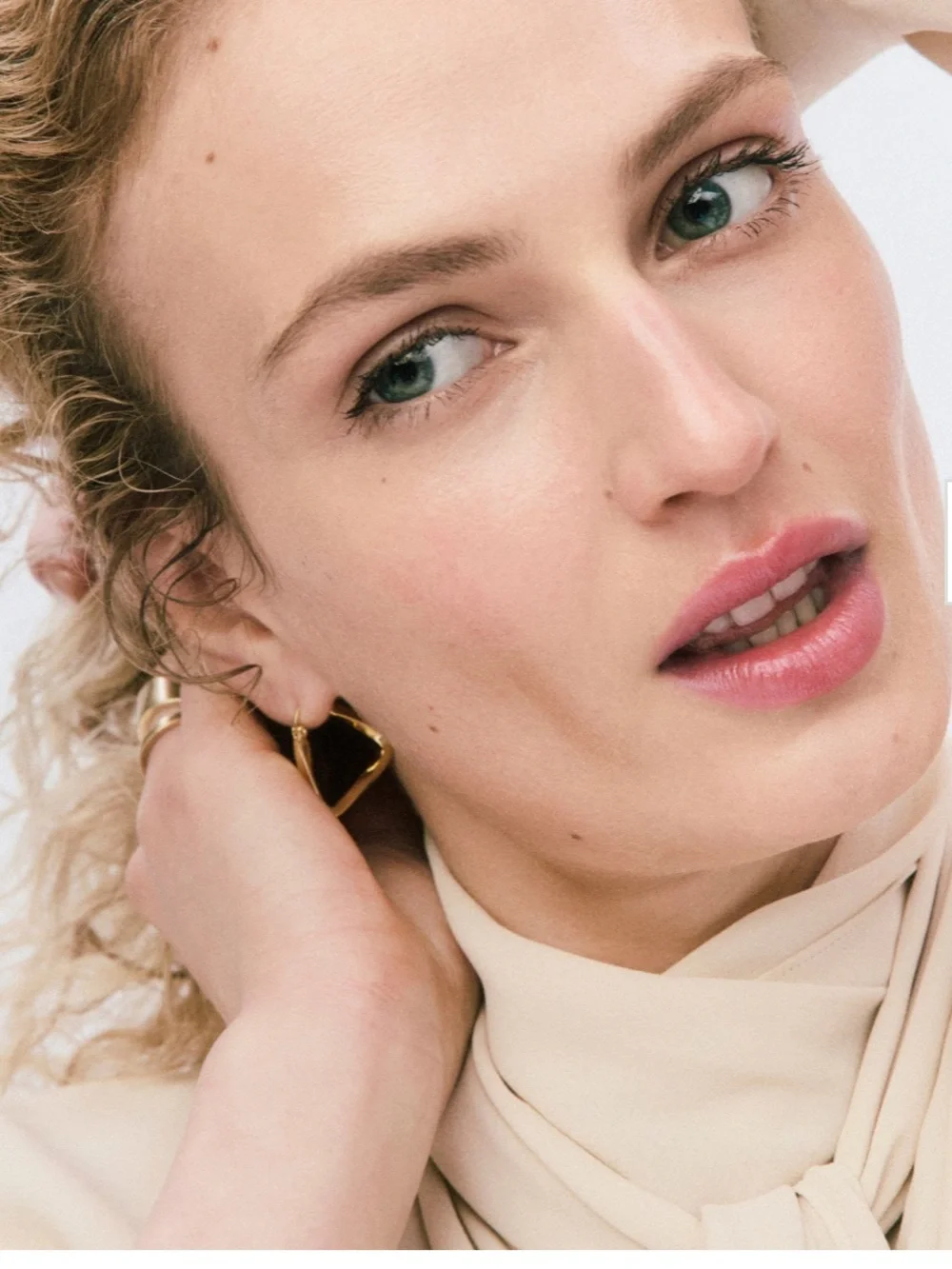 SHEER‎ GENIUS CONDITIONING LIPSTICK- PETAL